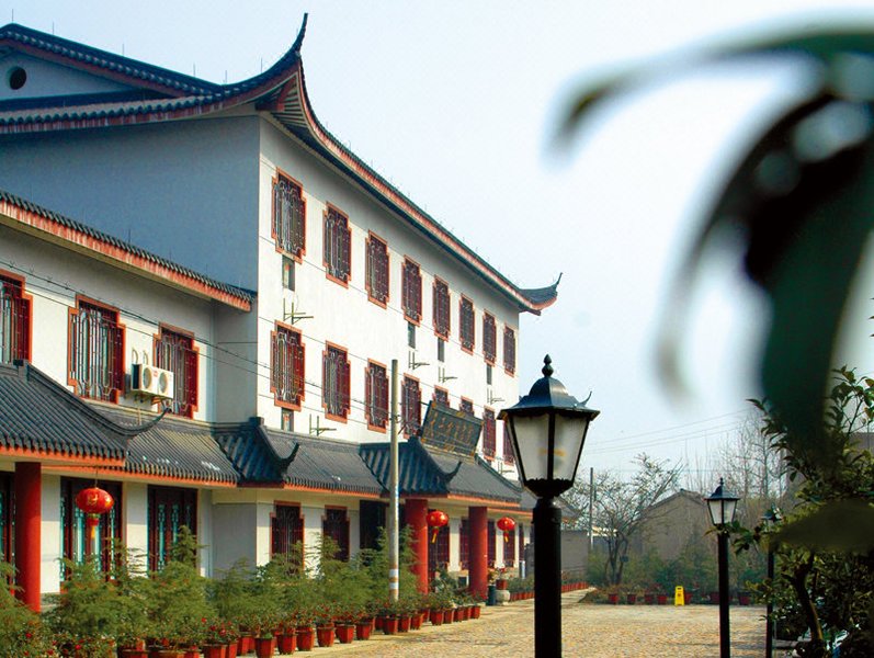 Tianzi Lake Hotel Over view