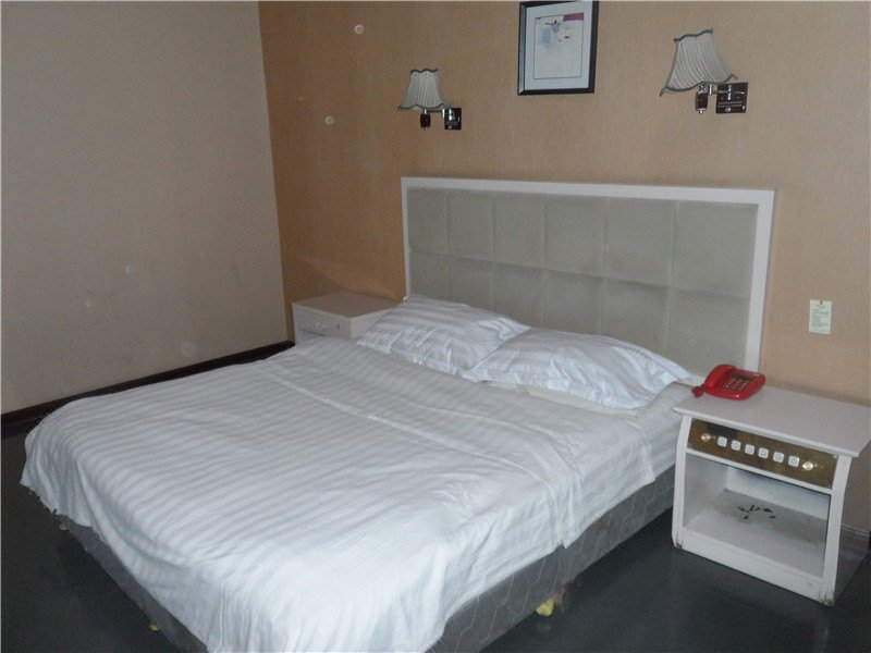 Shell Hotel(Nanle Guangming South Road store)Guest Room