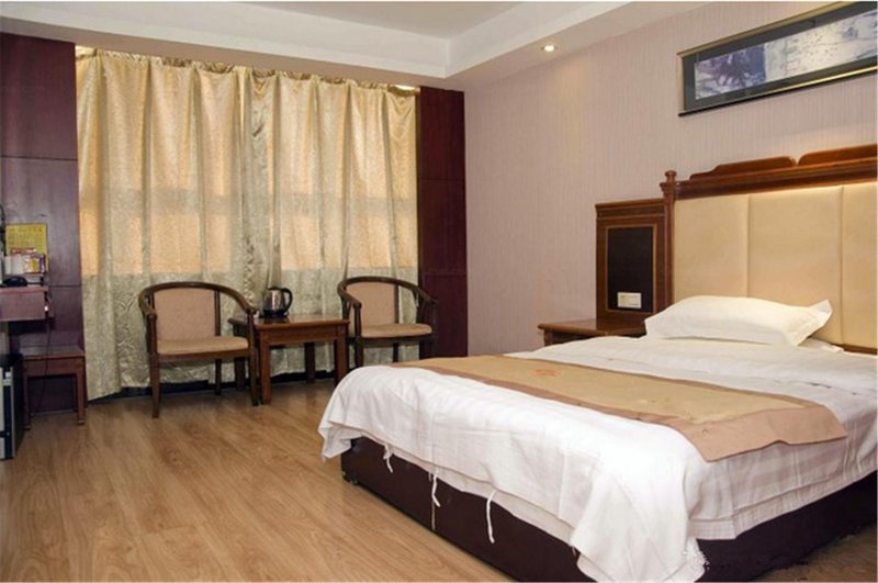 Phoenix Holiday Hotel Guest Room