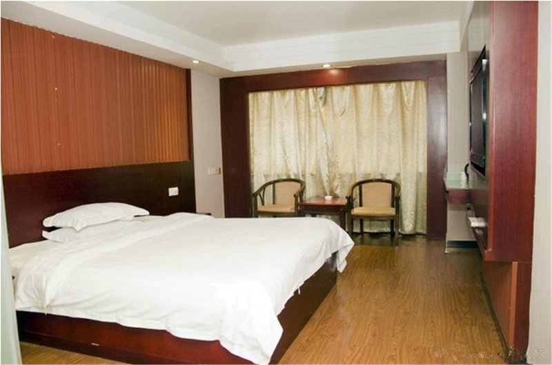 Phoenix Holiday Hotel Guest Room