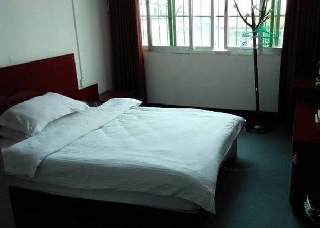 Yulong Inn Guest Room