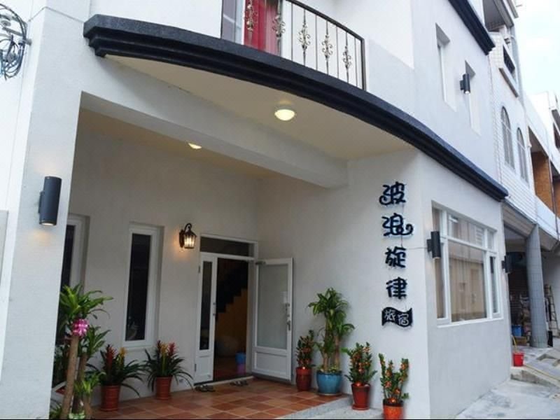 Wave Melody Inn 酒店外观