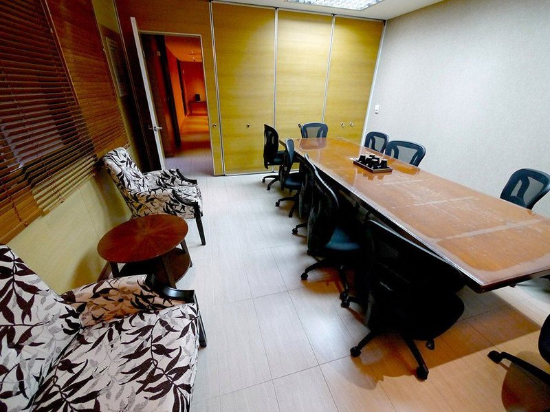 CK Serviced Residencemeeting room