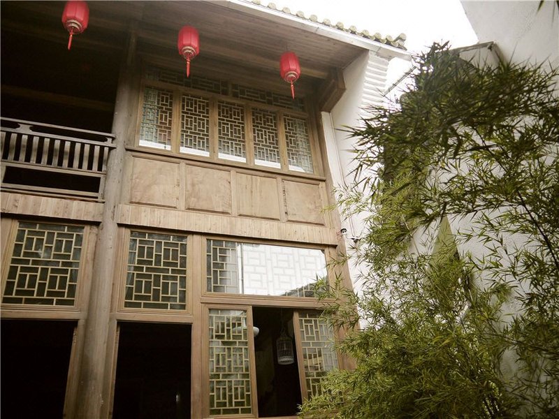 Xiangzhu Hostel (Tengchong Heshun Yueji Qinggan) Over view