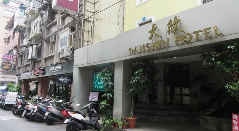 Dahshin Hotel Over view