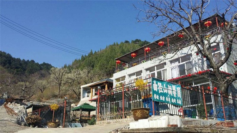 Qujing Shanlan Xinyuan Farm HouseOver view