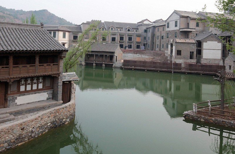 Wolong Inn Gubei Water Town over view