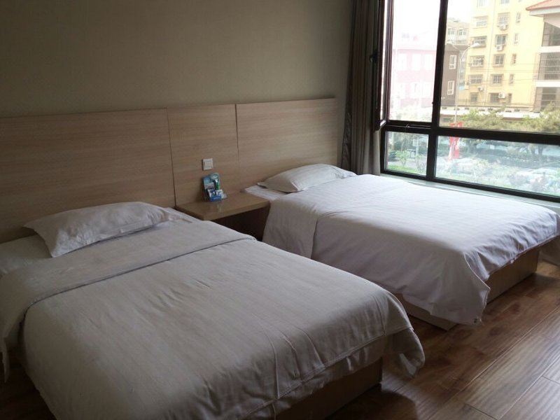 Yulong Huayuan HotelGuest Room