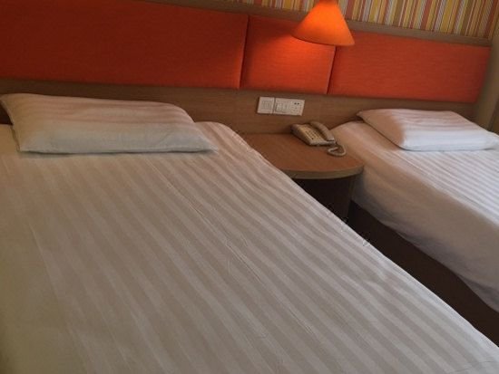 Home Inn HotelGuest Room