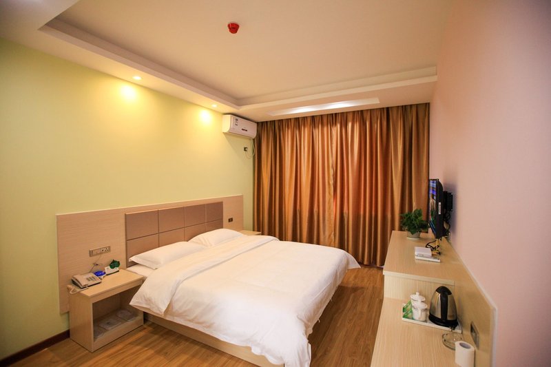 JINGCHU HOLIDAY HOTELGuest Room