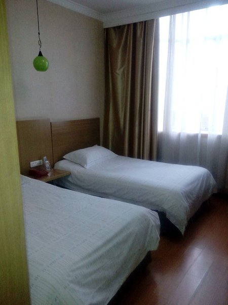 Handu Express Hotel Guest Room