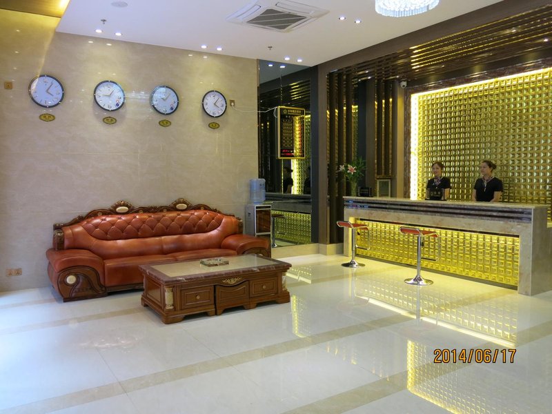 Peninsula Holiday Hotel Lobby