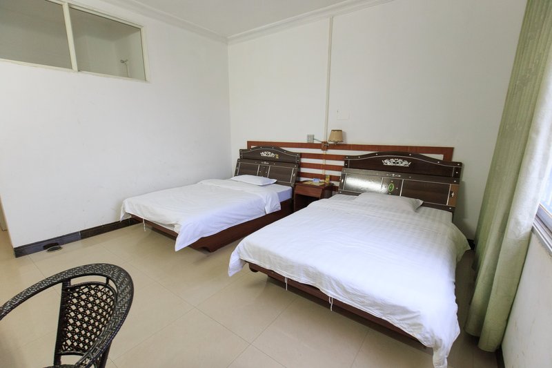 Liu to hotel guests Guest Room