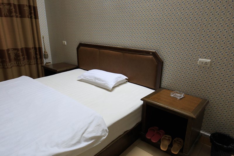 The guest forever China hotel Guest Room