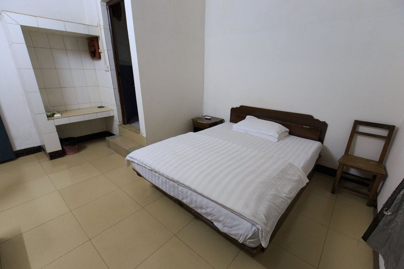 Chippac hotel guests Guest Room