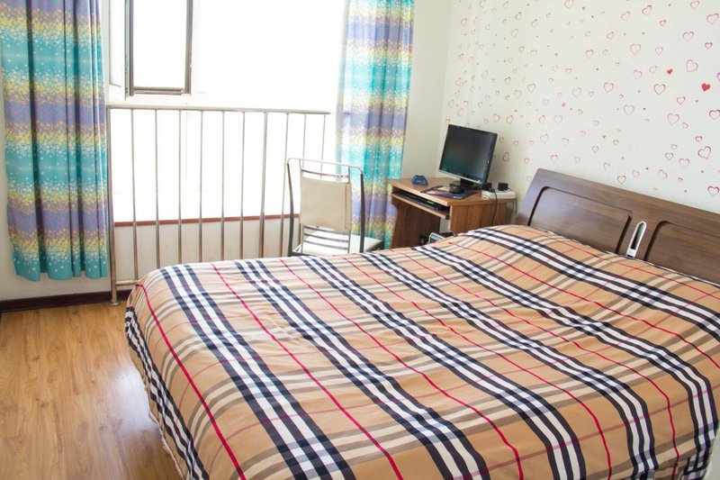 Sunshine Apartment Guest Room