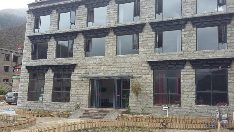 Zhaxi Zhuomu HotelOver view