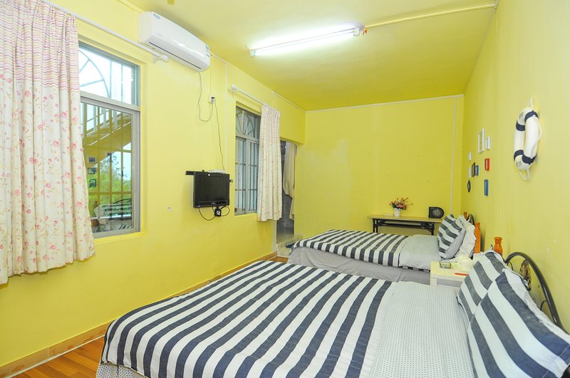 Sanya deer back story Sea View Inn Guest Room