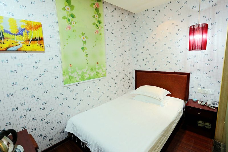 Hening Hotle Guest Room
