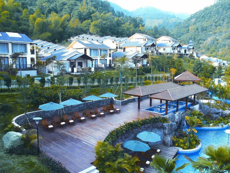 Panlong Canyon Holiday Hotel Over view