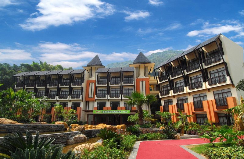 Panlong Canyon Holiday Hotel Over view