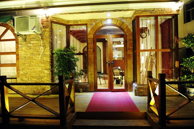 Raimi Hotel Over view