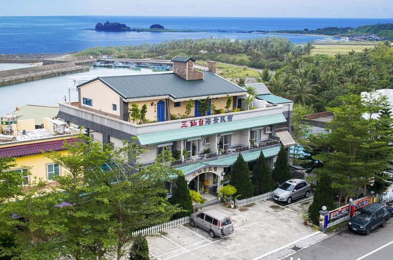 Taitung Sanxiantai Seaview Garden Hostel over view