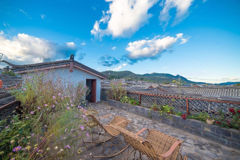 Lijiang Yu Shu Tang Inn Over view