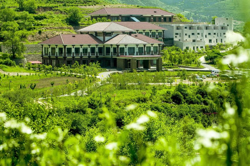 Yalong Bay Eco Resort over view