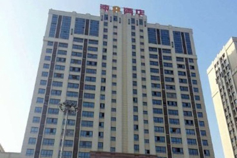 Super 8 HotelOver view