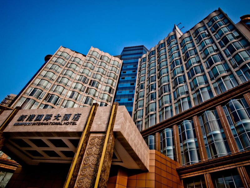 武汉新港国际大酒店外景图