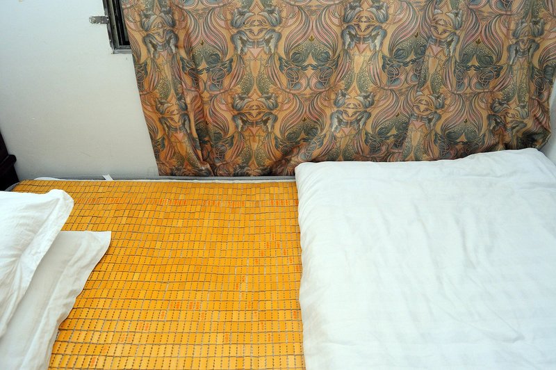 Shirong Apartment Guest Room