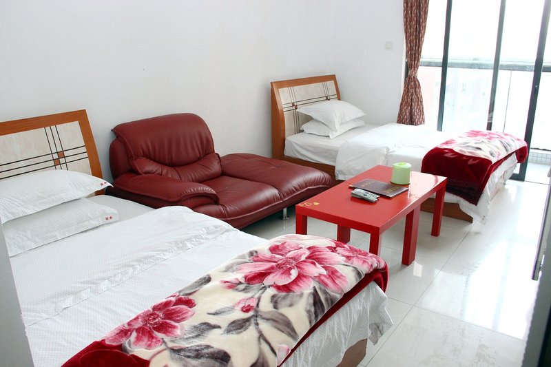 8090 Apartment Guest Room