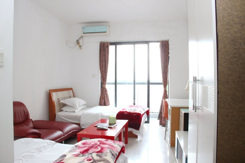 8090 Apartment Guest Room