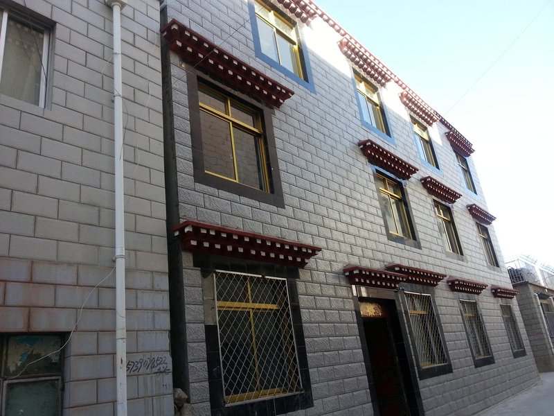 Lhasa Shiguangli InnOver view