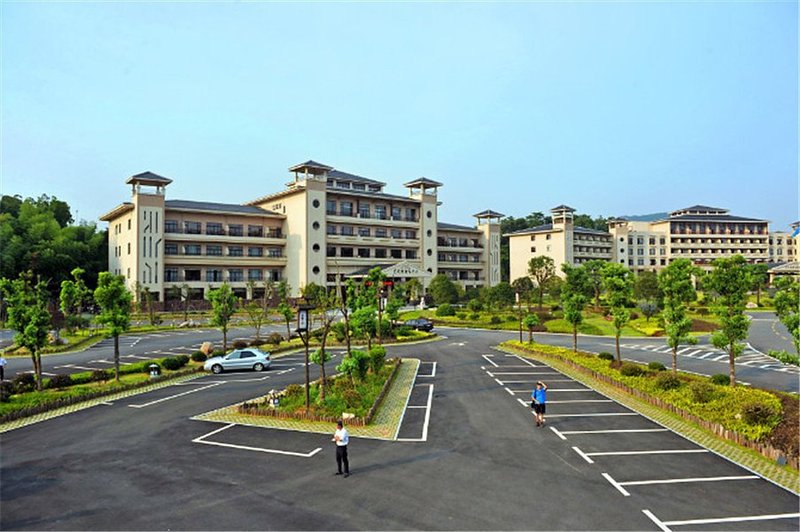 Zilong Bay Hot Spring Hotel Over view