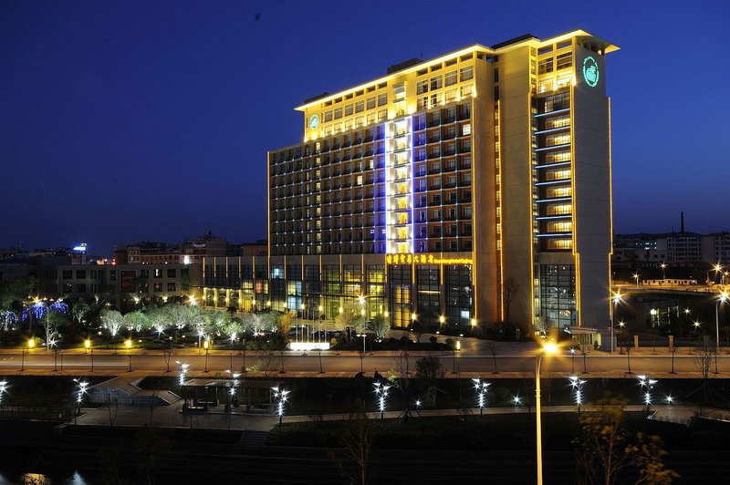 Guanfang Hotel Qujing over view