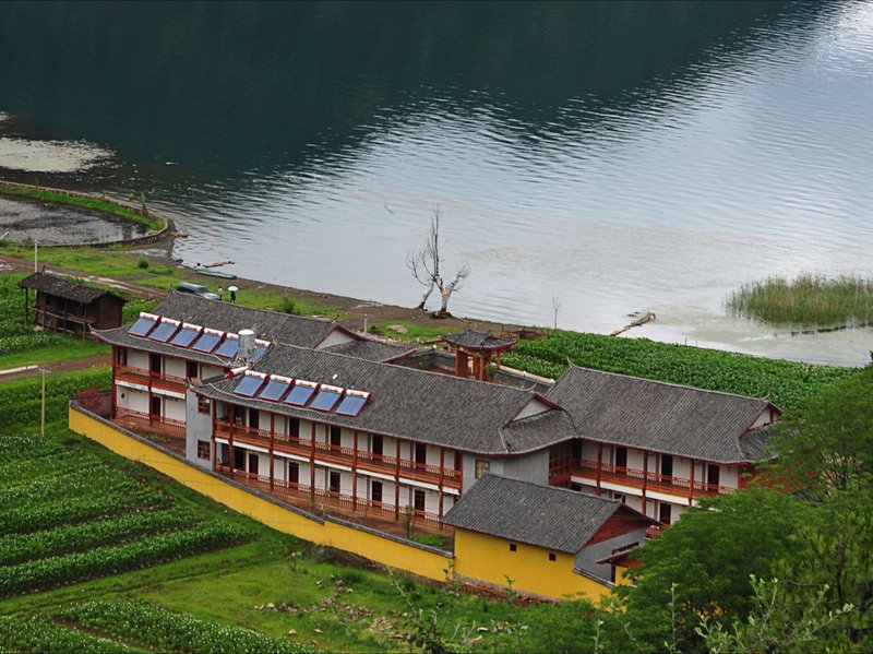 Lijiang Lugu Lake Li water garden Inn over view