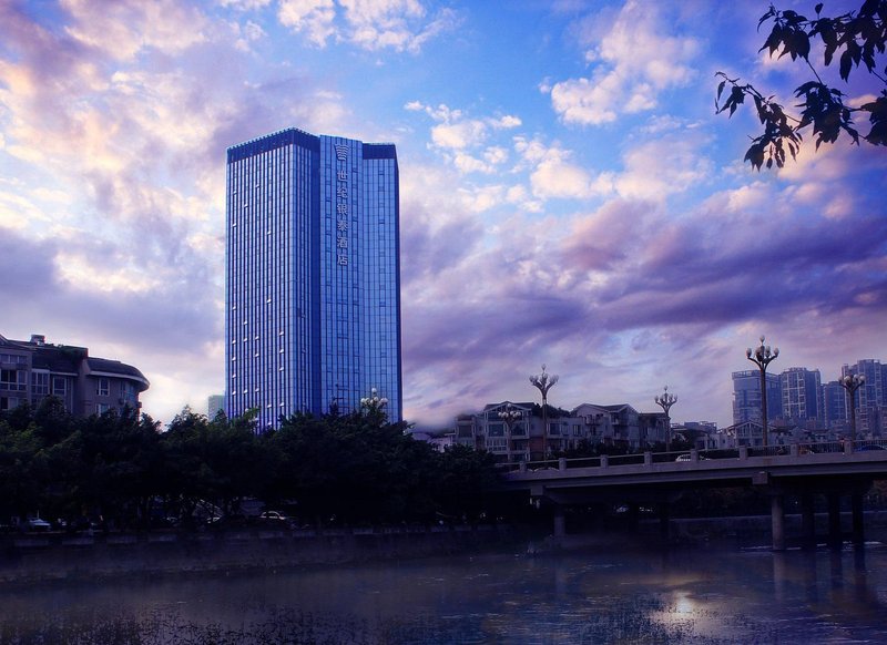 Inn-time Century Hotel Over view