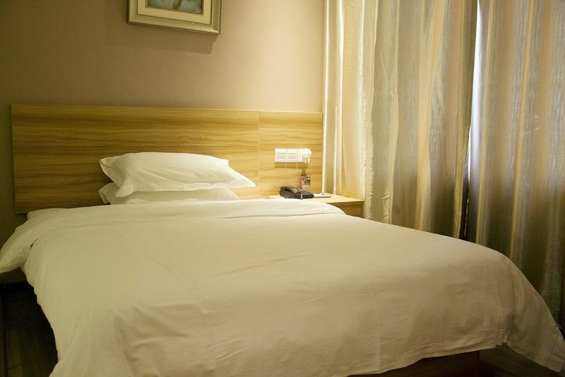 Seven Plus One HotelGuest Room