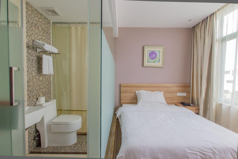 Seven Plus One HotelGuest Room