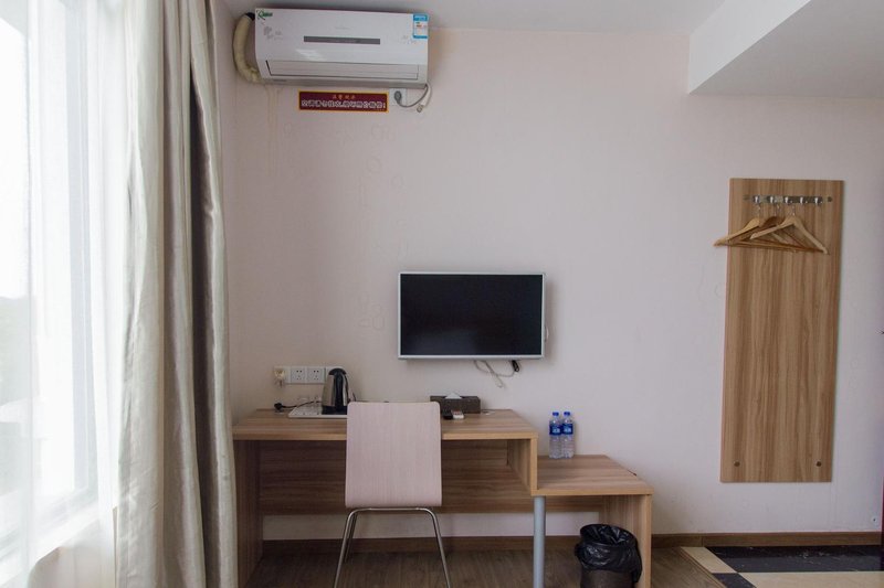 Seven Plus One HotelGuest Room