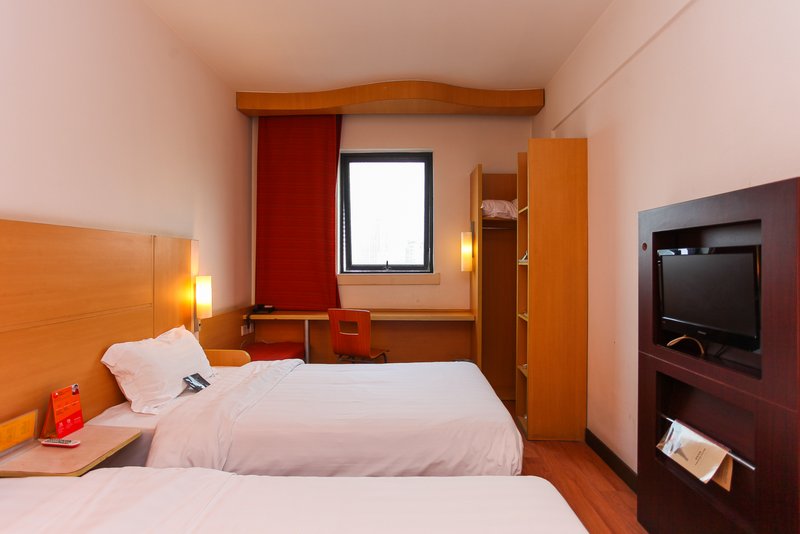 Ibis Hotel  Guest Room