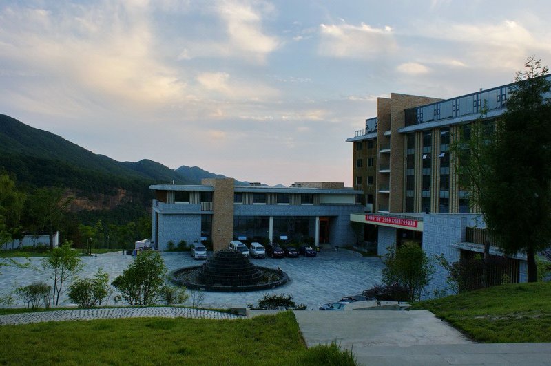 Xing Zhao International Holiday Hotel Over view