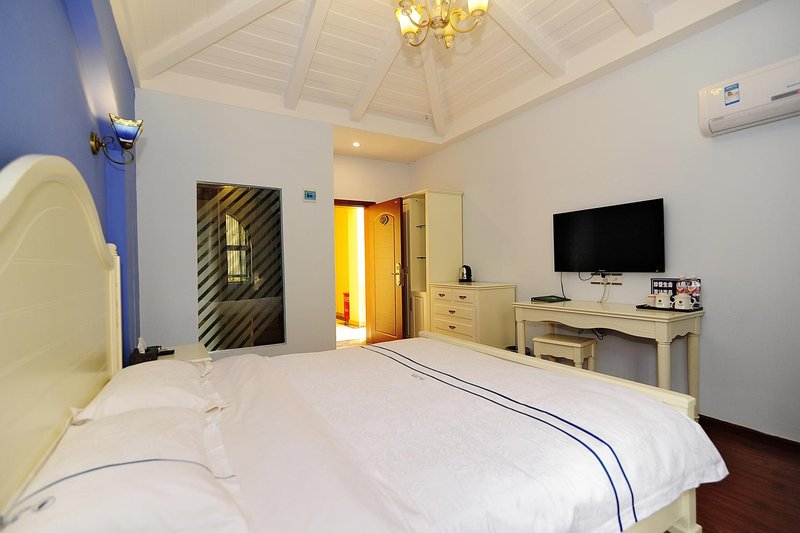 Solo HotelGuest Room