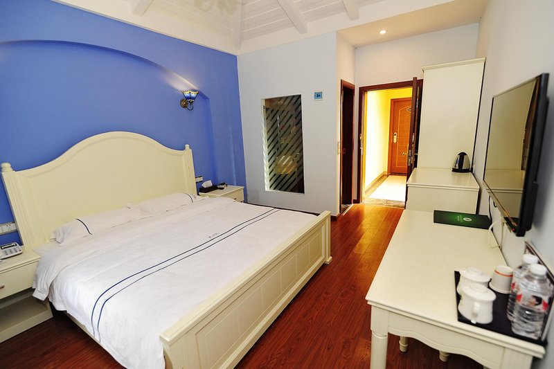 Solo HotelGuest Room