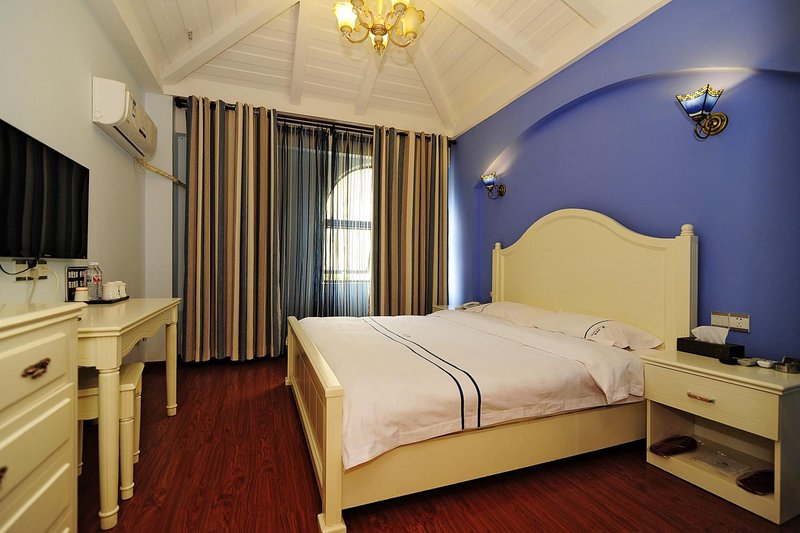 Solo HotelGuest Room