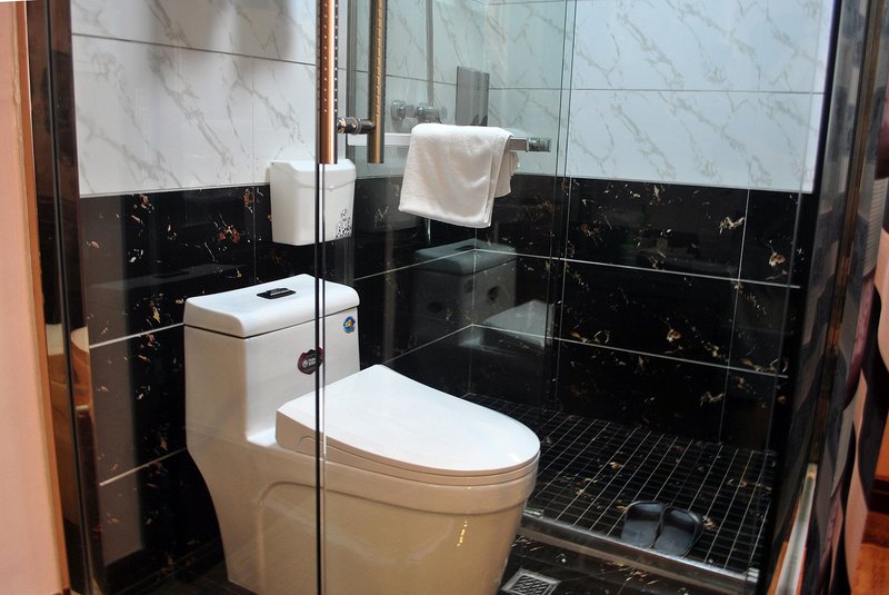 Minzu Hotel Guest Room