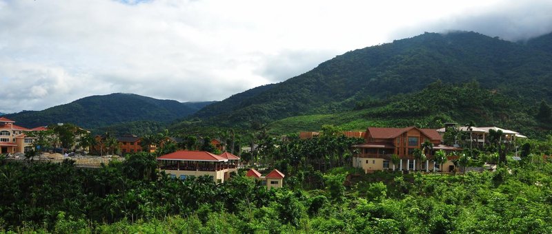 Baolong National Forest Park Lotus Mountain Villa Over view