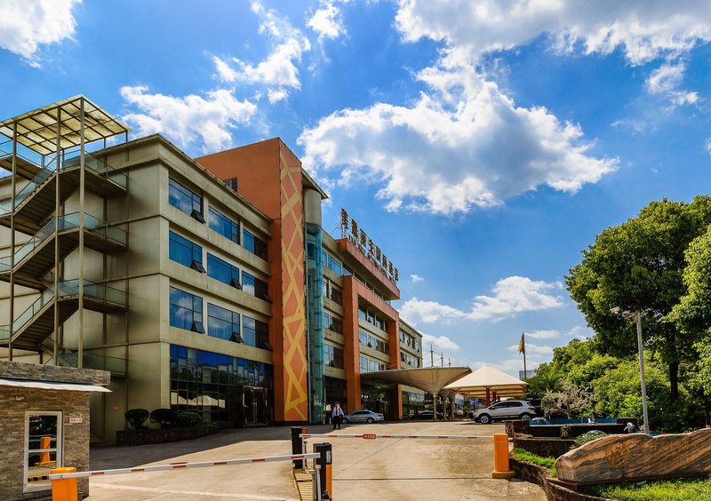 Vilu Reef International Hotel Over view